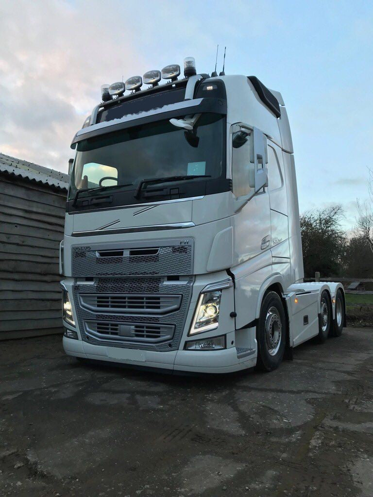 Volvo FH4 Seitenverkleidung weiß