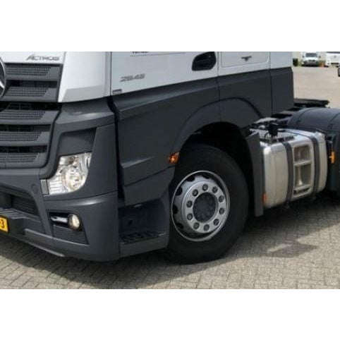 Lackiertes Trittbrett für LKW Actros MP4 und MP5 Giga Space links, fertig zur Montage.