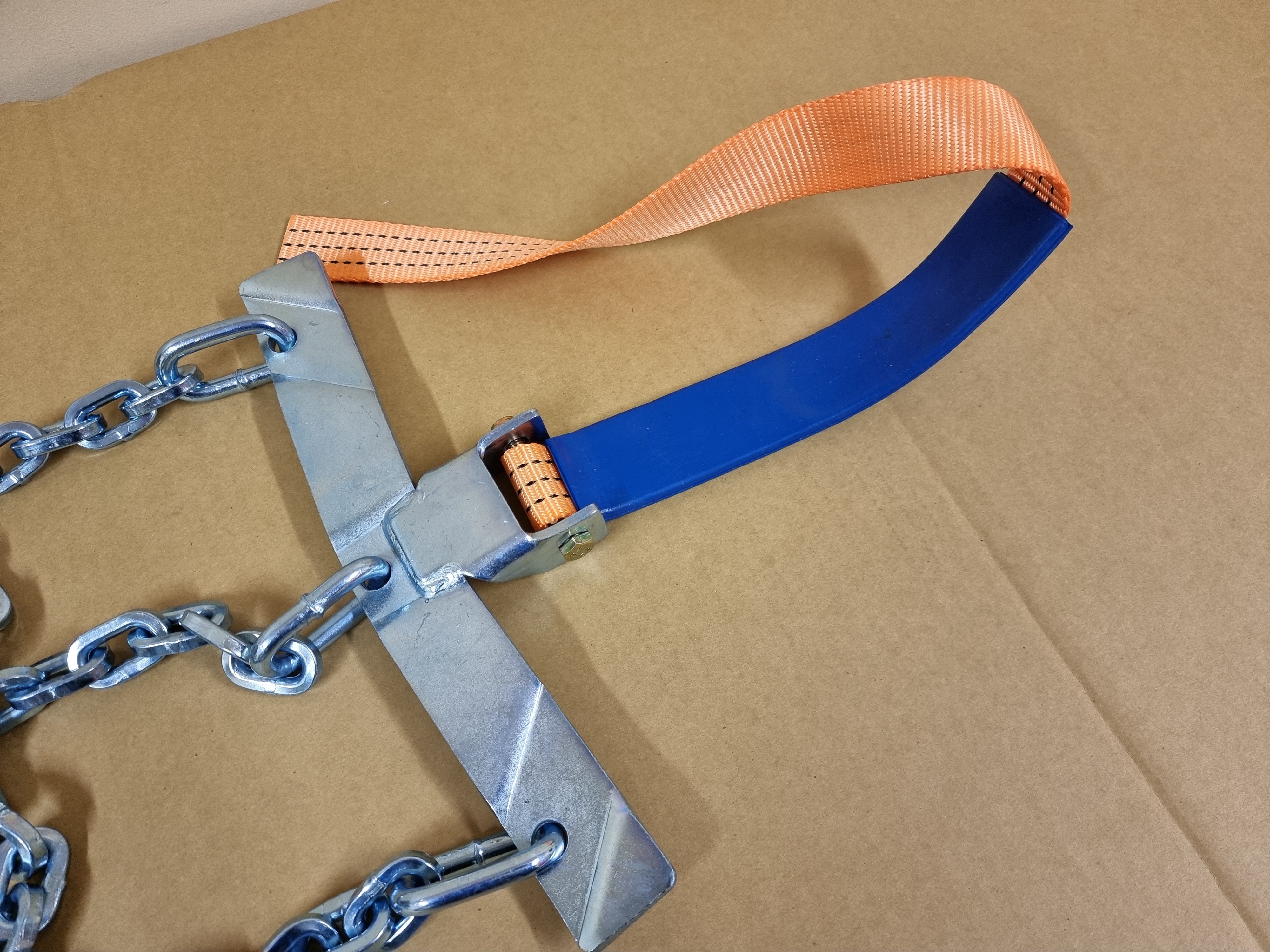 Verpackung der 3x LKW Schneeketten