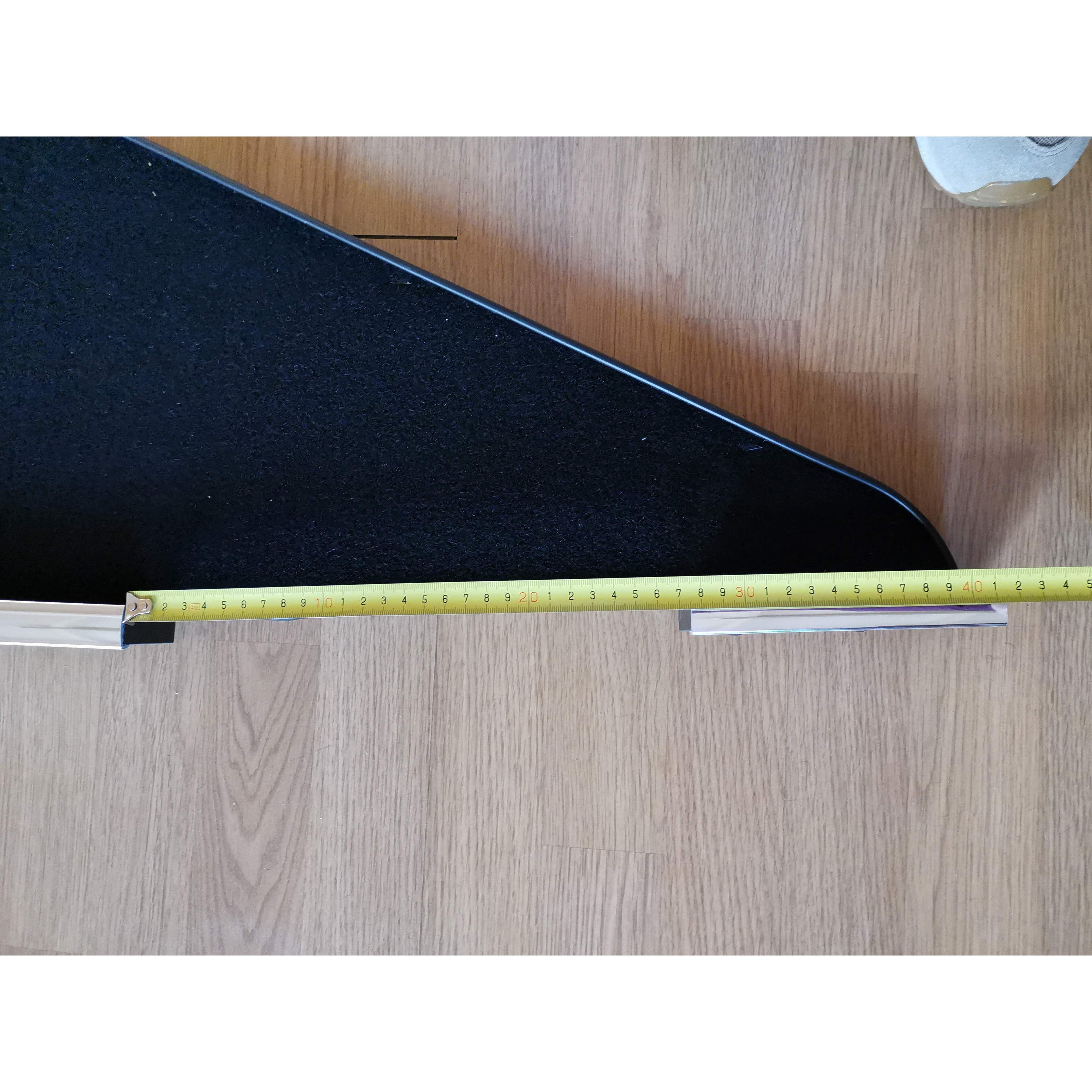 Detailaufnahme Ablagetisch Actros MP4 – M-Truck Design mit rutschfester Oberfläche
