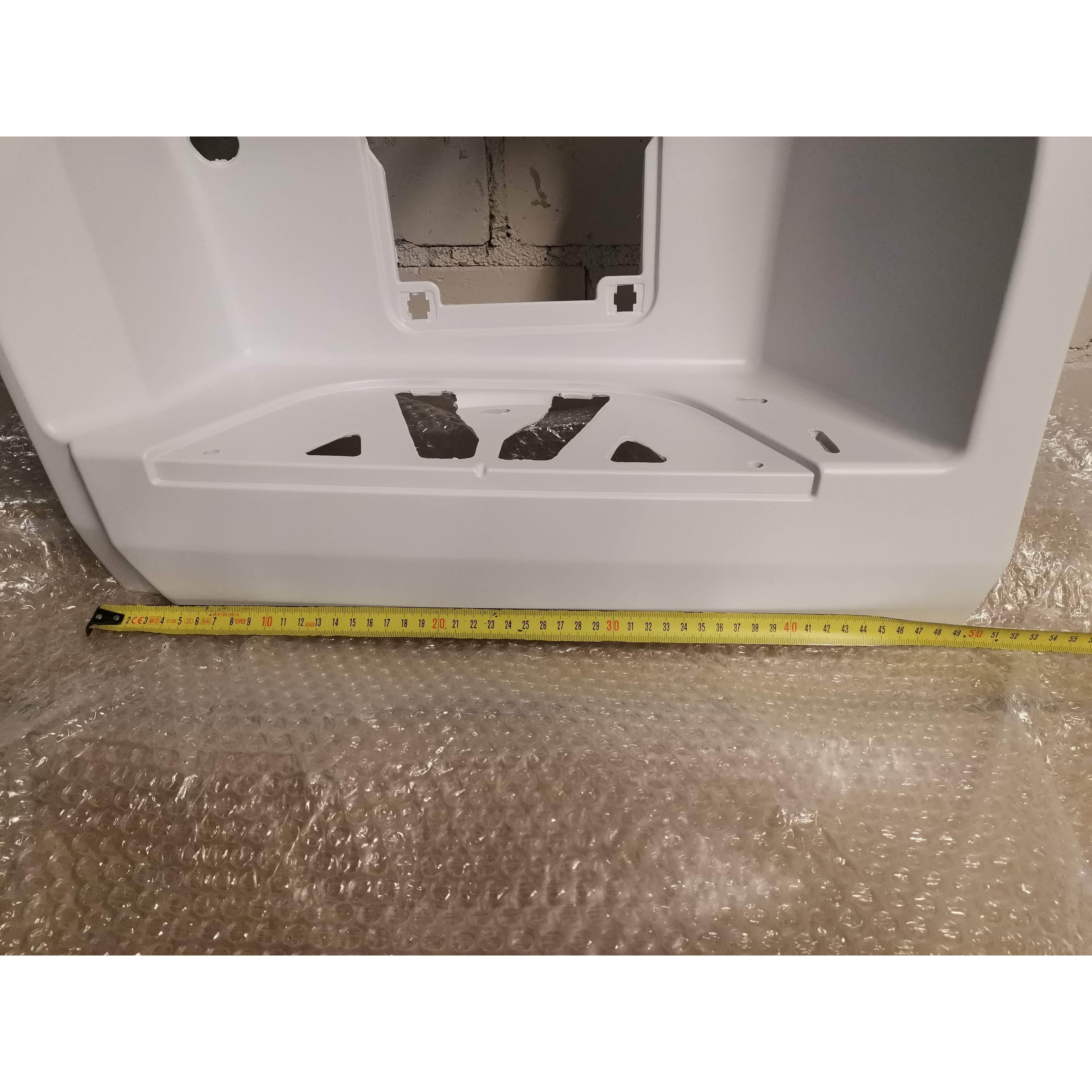 Untere linke Trittstufe für Mercedes Actros MP5 Giga Space, grundiert, OE 9616661601.