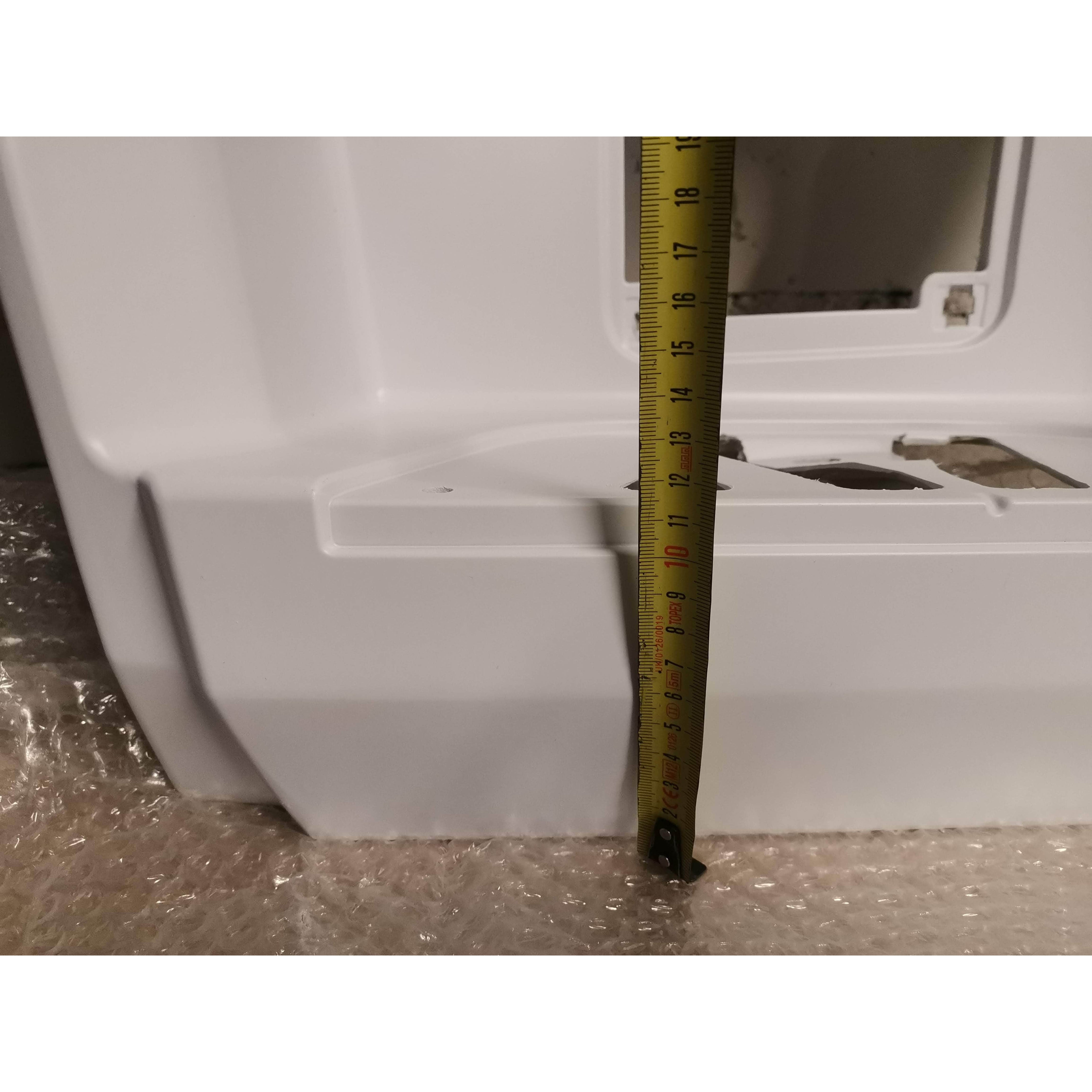 Rohling Trittbrett für LKW Actros MP4 und MP5 Giga Space links, muss lackiert werden.